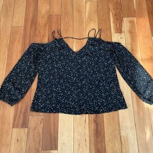 Crescent by Stitch fix open shoulder top